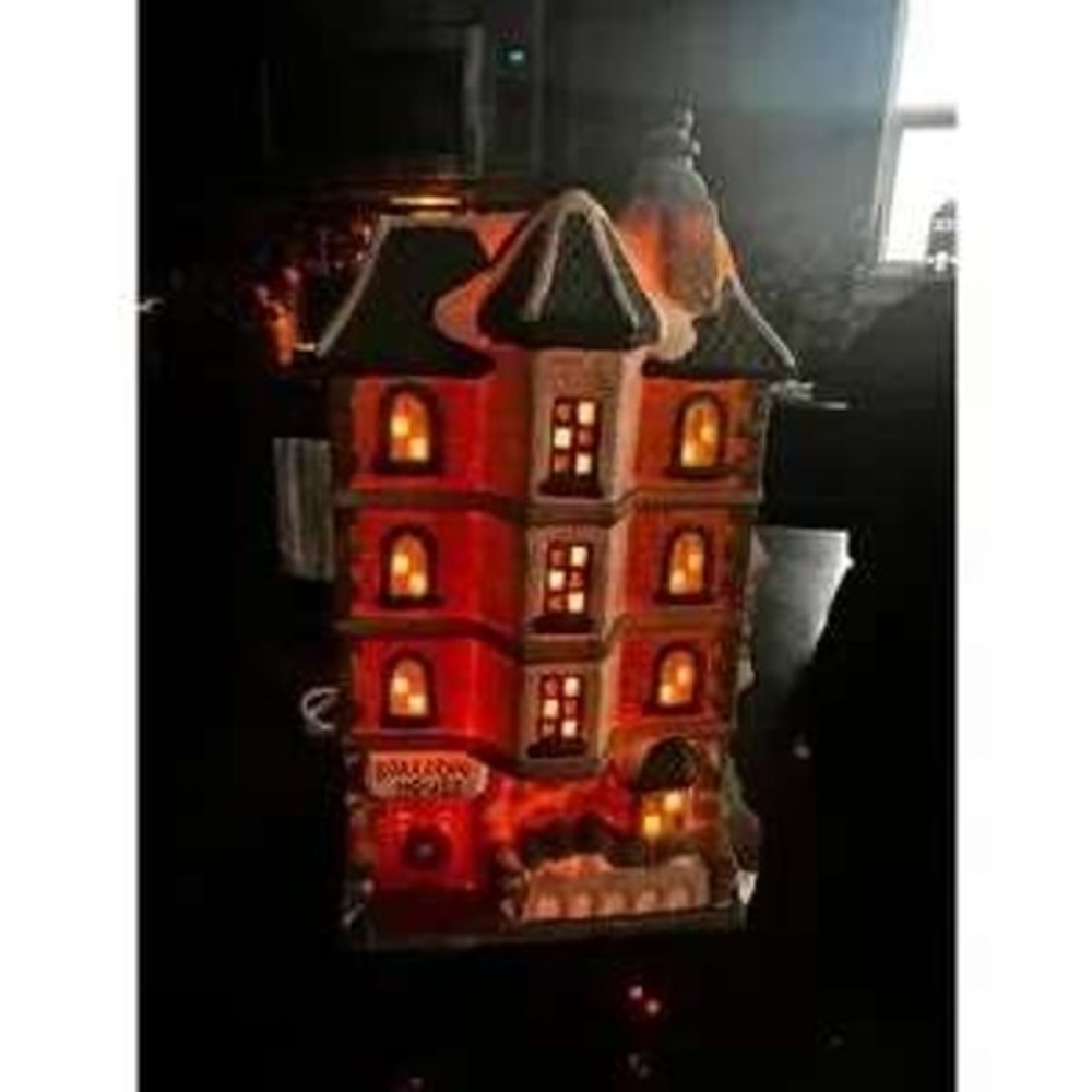 Dickens Collectables Towne Series Boarding House 1995 Porcelain Lighted Village